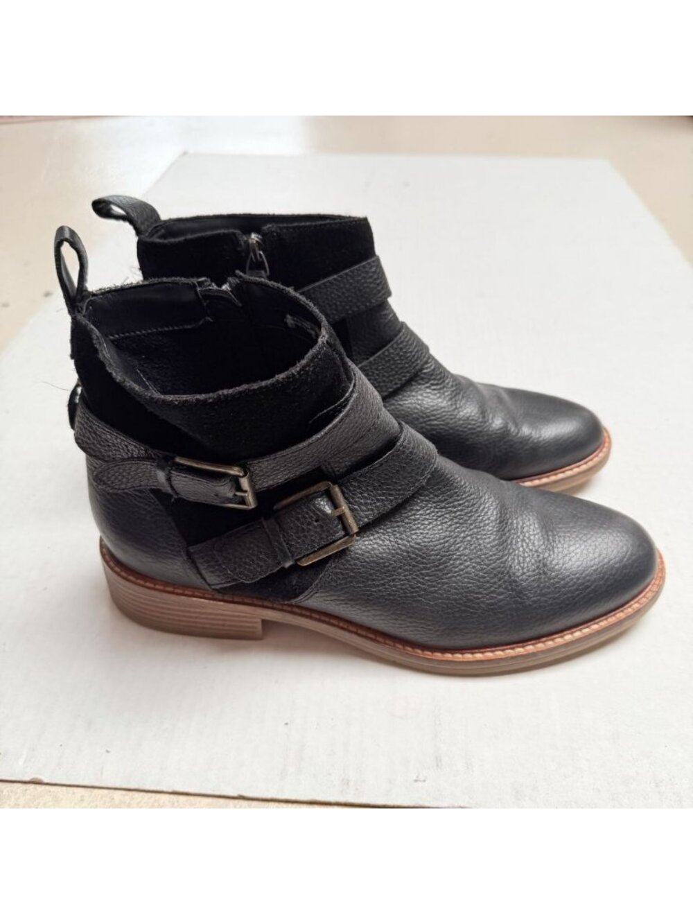 Clarks Women 10 M Camzin Dime Black Ankle Boots Side Zip Buckle Boho Western